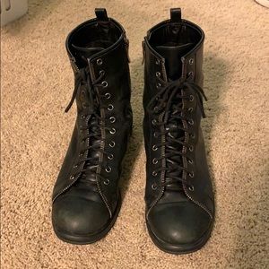 Combat boots